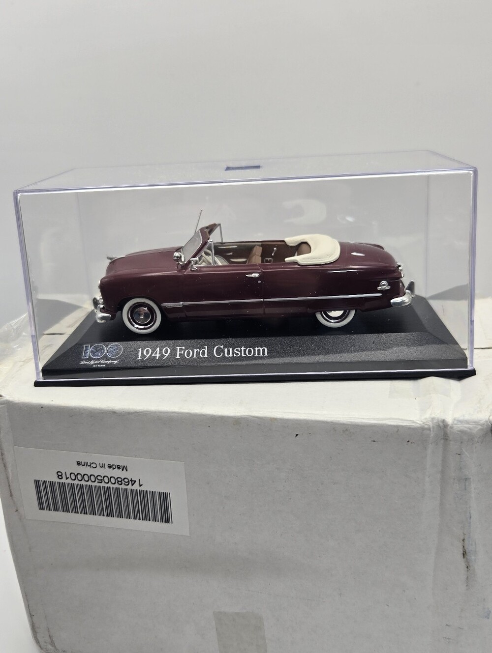 Ford Custom 1:43 Minichamps 1949 Die-cast Model By Danbury Mint 2003